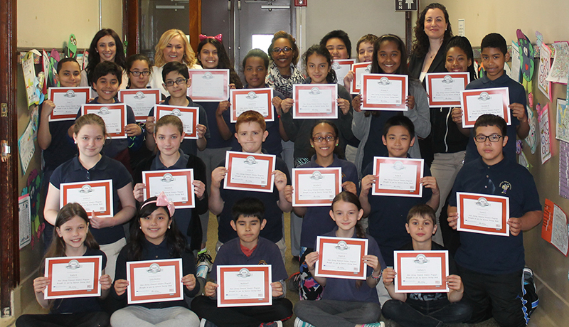 Garfield fifth graders receive everfi certificates from spencer savings bank